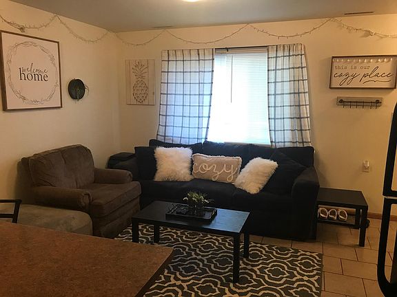 3rd image of 2622 Olive St APT 61