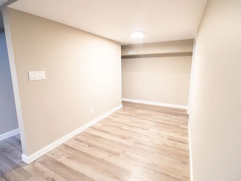 416 Niagara St — Photo 18