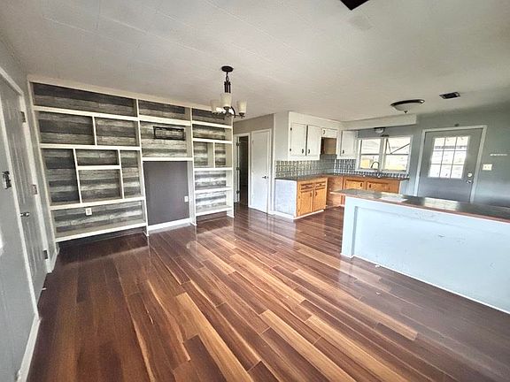 5th image of 228 Hyland Dr