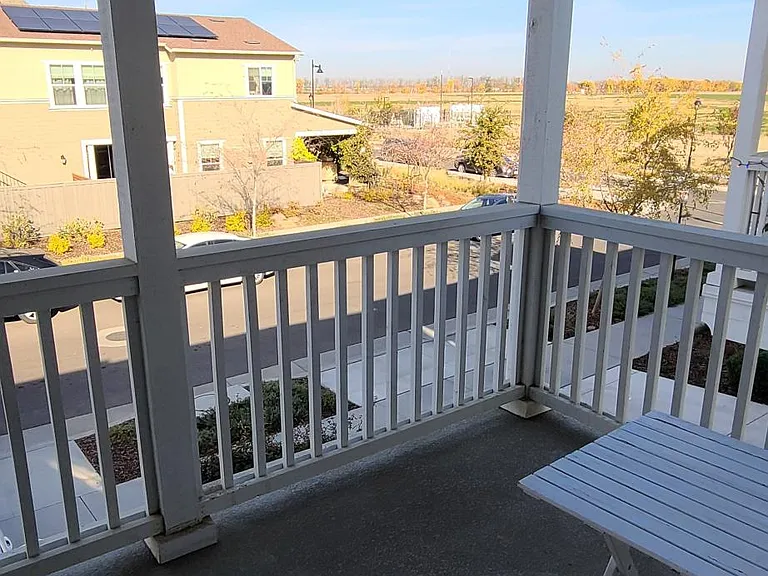 1066 Forbes Ln — Photo 36
