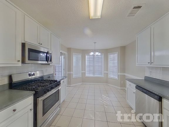5th image of 159 Peachtree Glen Dr