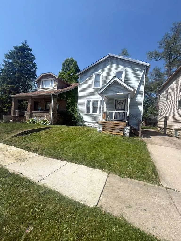 3 bed, 1098 sqft, $1,000 — Photo 2