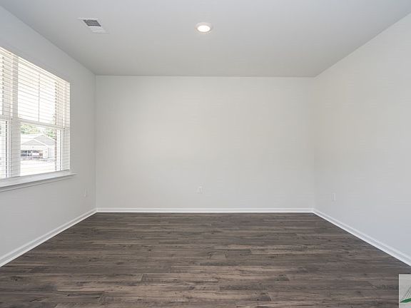 5th image of 102 Spillway Court