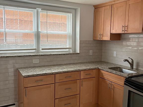 5th image of 89 Draper St APT 1
