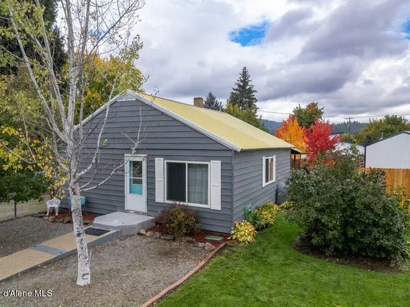 306 Maple Ave, Pinehurst, ID 83850