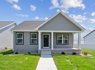 132 Axlewood Dr, Waterloo, IA 50701