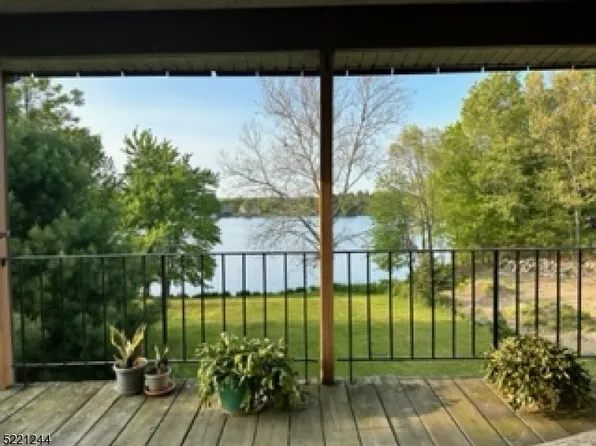 384 Lake Shore South #E, Montague Twp., NJ 07827
