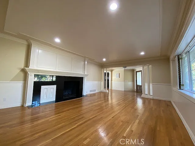 1693 N Euclid Ave — Photo 15