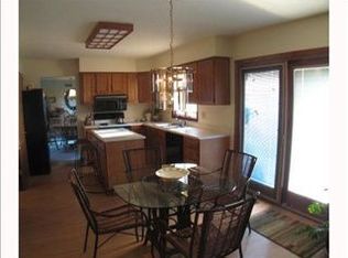 618 Hemlock Rd, Coraopolis, PA 15108