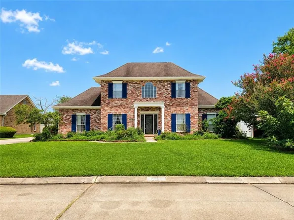 3621 Lake Aspen Dr W, Gretna, LA 70056