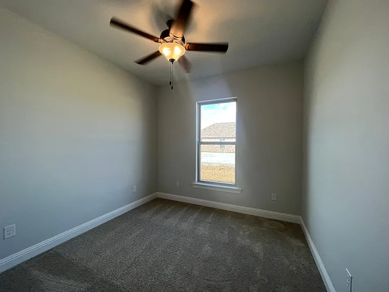 1041 Lakehaven Dr — Photo 13
