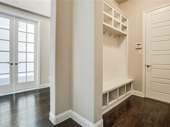 4th image of 1820 Steeplechase Ct