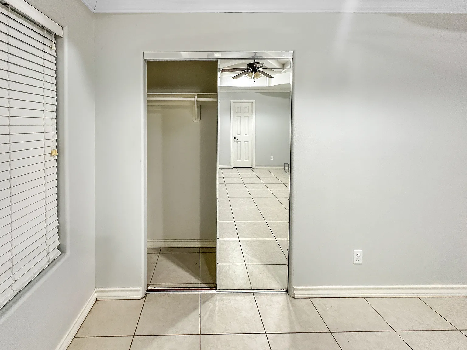 3 bed, 1500 sqft, $1,700 — Photo 2