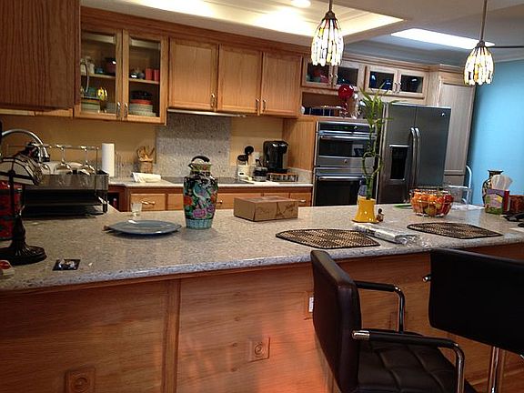 Breakfast nook, quartz 