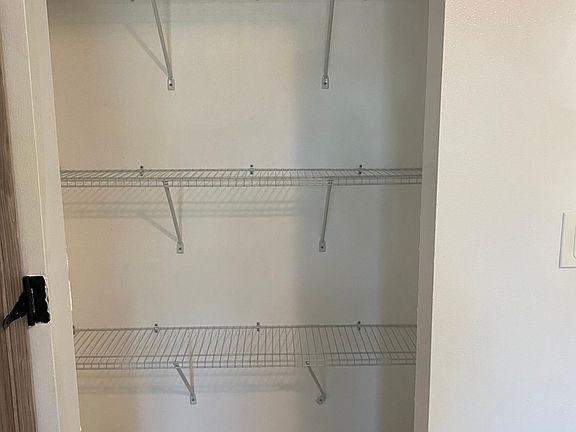 4th image of 345 Lakepointe 104 Dr