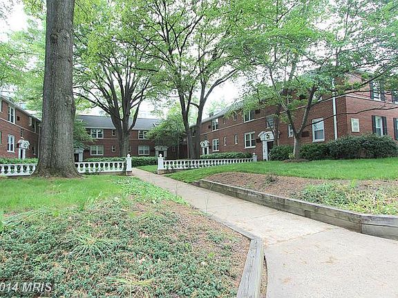 2nd image of 106 N George Mason Dr APT 2