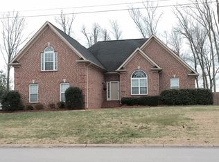 203 Fieldcrest Dr, Mount Juliet, TN 37122