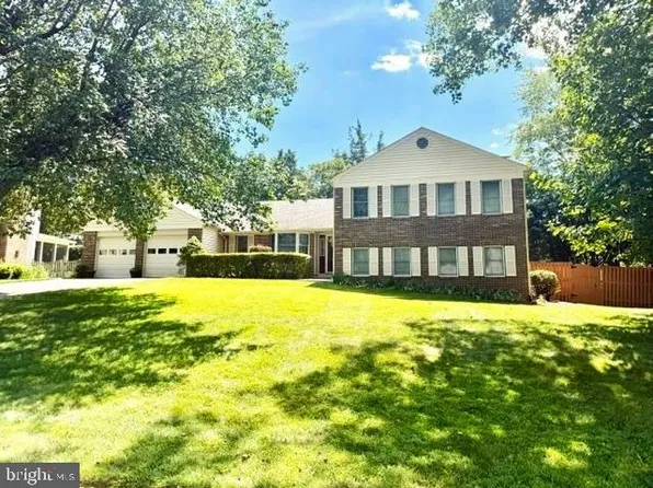 8857 Glenridge Ct, Vienna, VA 22182