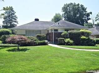 552 Emerson Dr, West Hempstead, NY 11552