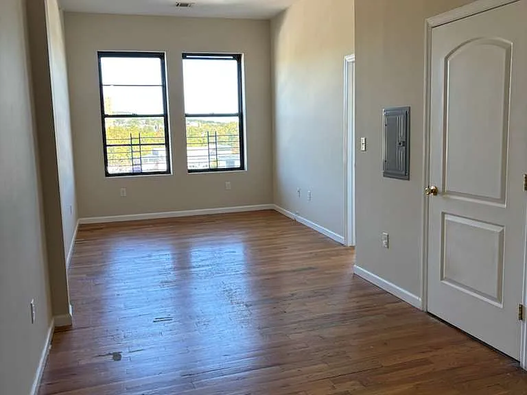 42 Broadway #5B — Photo 2