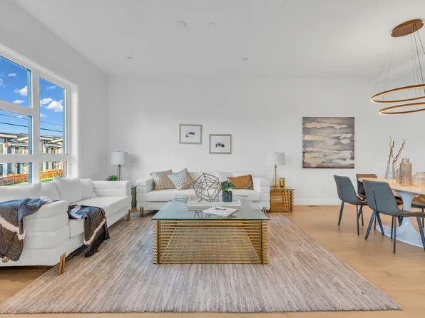 13618 232nd St, Maple Ridge, BC V4R 2R5