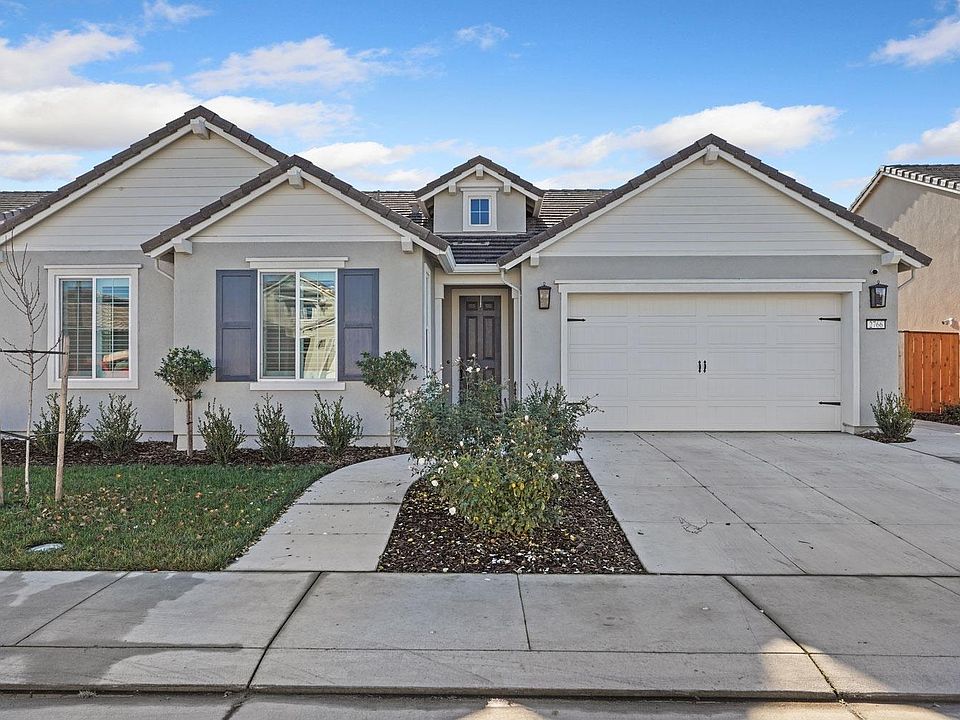 1st image of 2766 Wisteria Dr