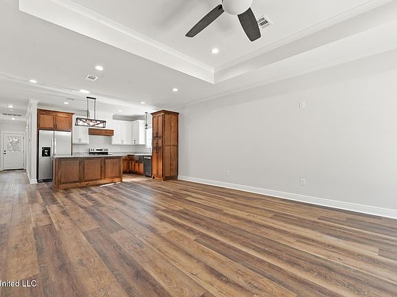 5th image of 210 Marshall Smith Rd