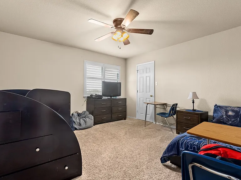 5815 Durango Dr — Photo 15