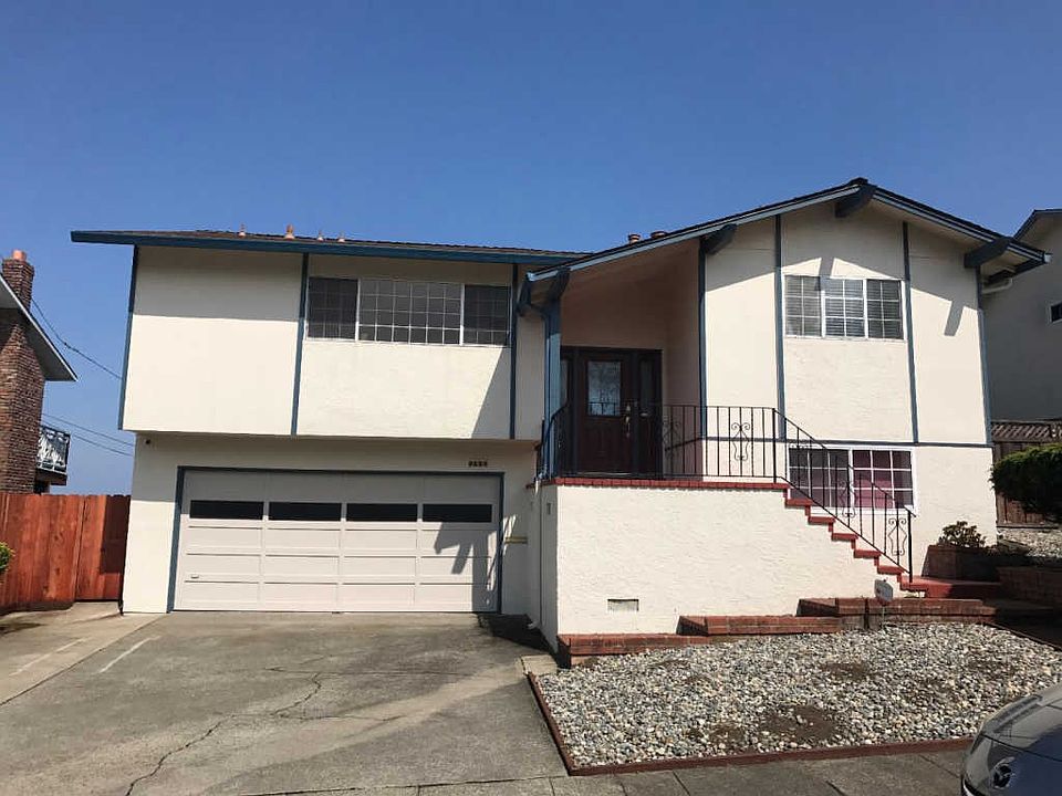 1st image of 266 Lake Dr