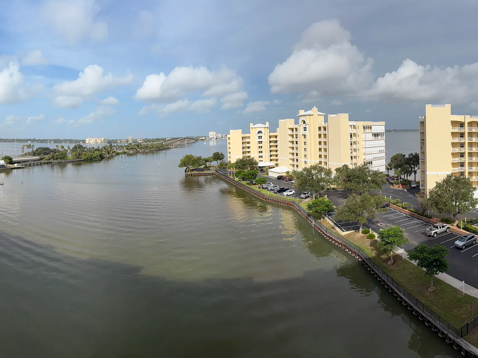 3 bed, 2300 sqft, $1,300 — Photo 3