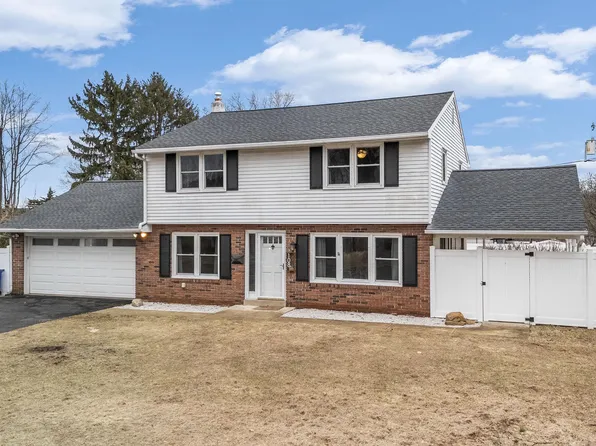 108 Poplar Dr, Douglassville, PA 19518