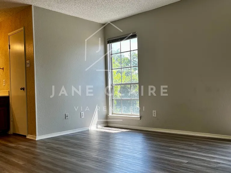 Mill Creek Cir — Photo 6