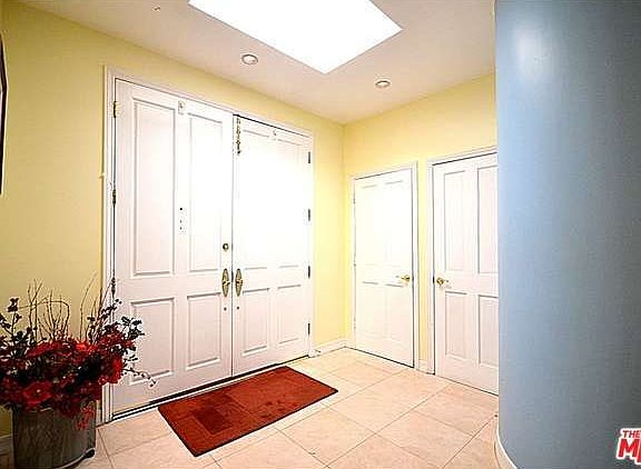 4th image of 737 S Windsor Blvd Unit 304