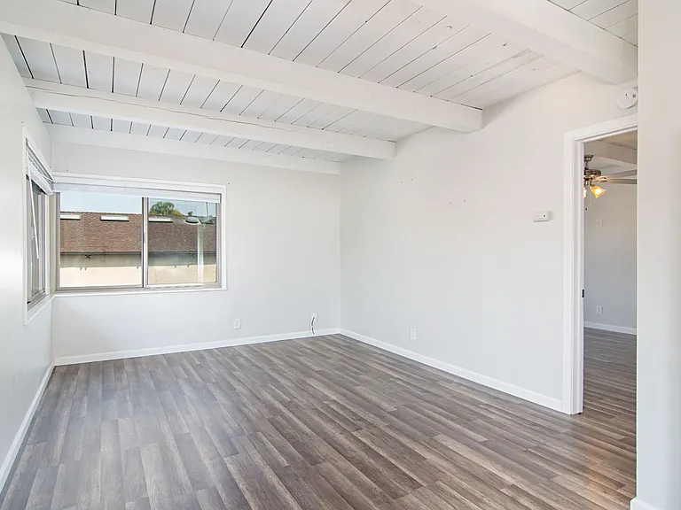 1502 Scott St — Photo 15