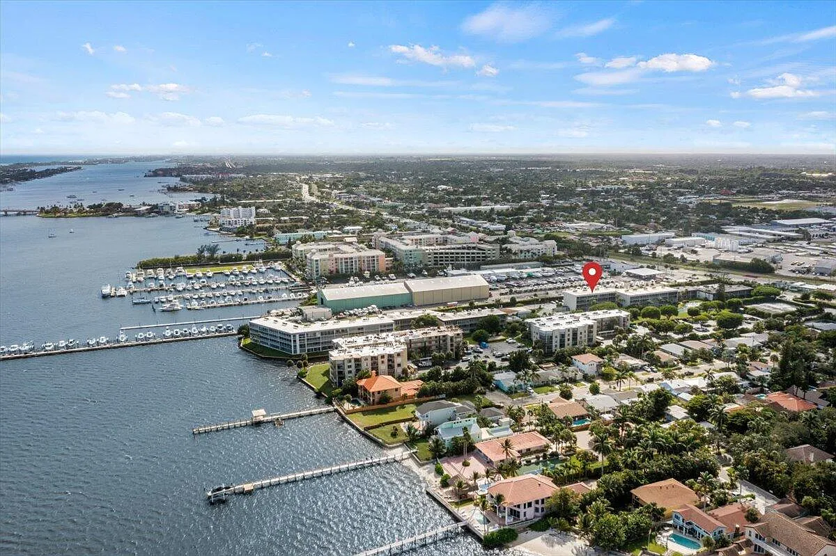 2 bed, 1.5 bath, 806 sqft, $2,200 — Photo 3