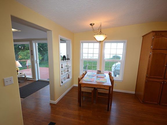 3rd image of 37 E Bluff Dr