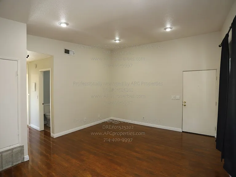 636 E Birch St #E — Photo 6