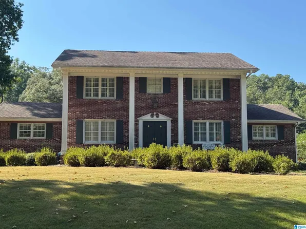 1621 Hays Cir, Vestavia Hills, AL 35216