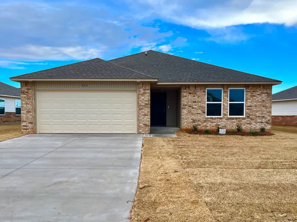 925 S Blackjack Ln, Mustang, OK 73064