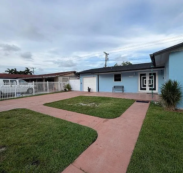 20301 SW 117th Ave — Photo 3