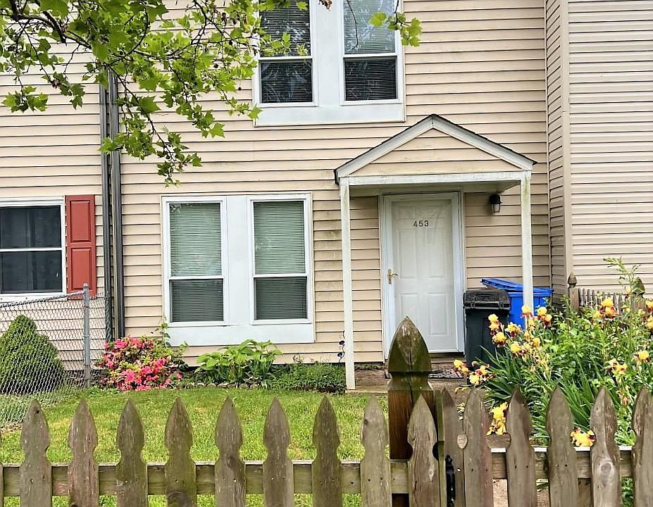 1st image of 453 Berry Ct