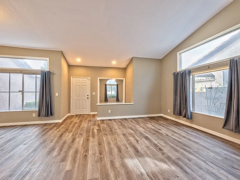 8880 Wallaby Ln — Photo 6