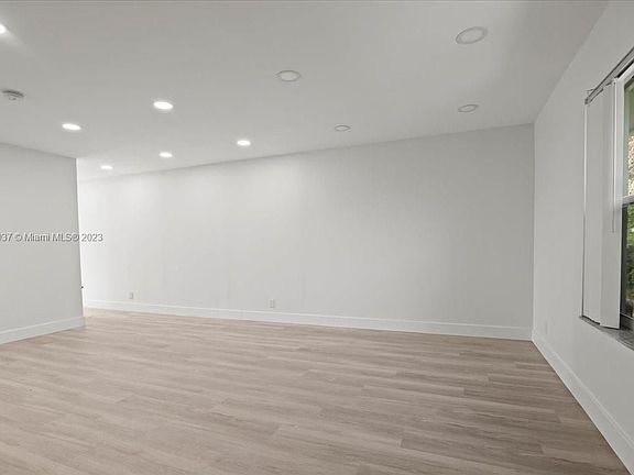 4th image of 2319 Johnson St #1-4