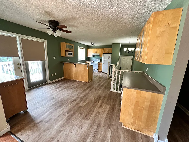 221 Birch Ave — Photo 14