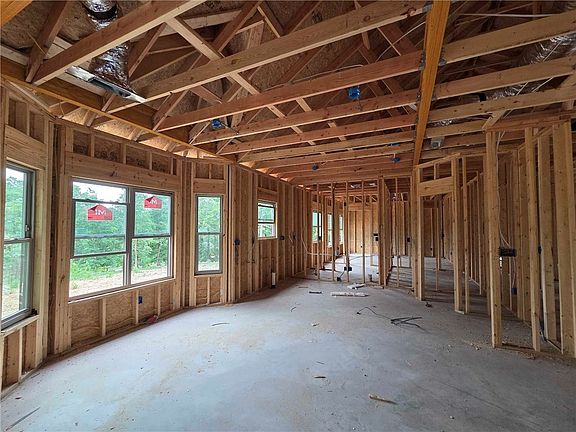 5th image of 11 Fountainhall Cir