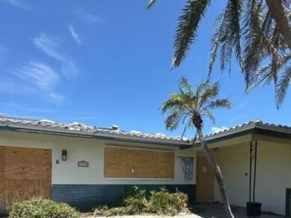2400 S Shore Dr SE, Saint Petersburg, FL 33705
