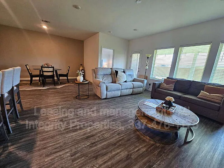 727 Lambot Ave — Photo 8