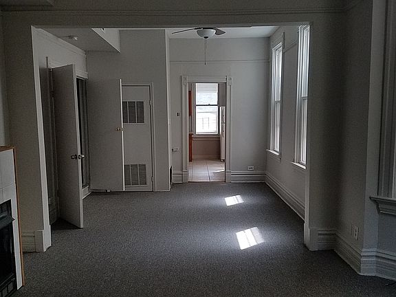 2nd image of 3135 N Kenmore Ave