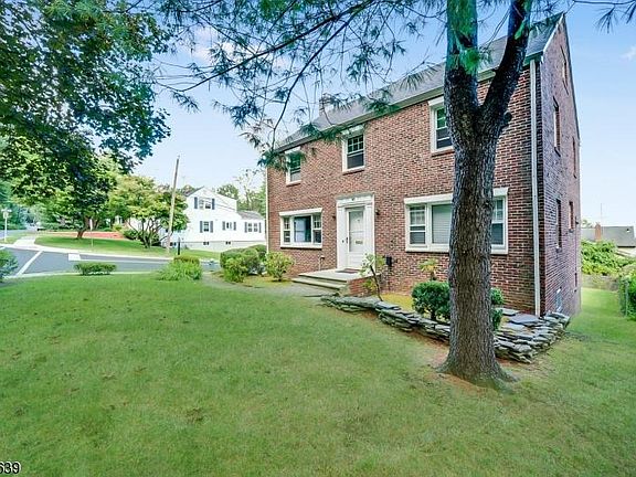3rd image of 46 Mountain Ave