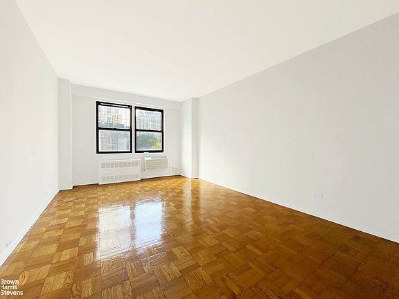 5th image of 200 E 15th St APT 4G